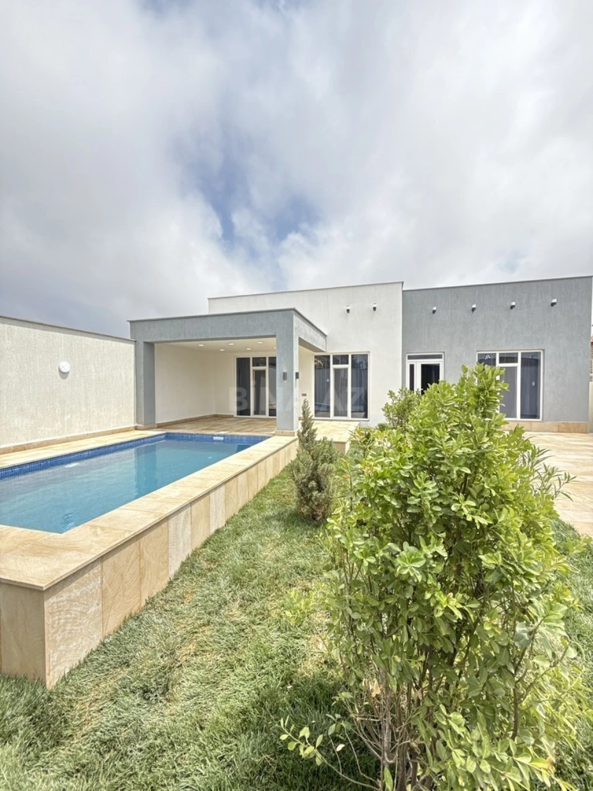 Satılır 4 otaqlı həyət evi 160 m²