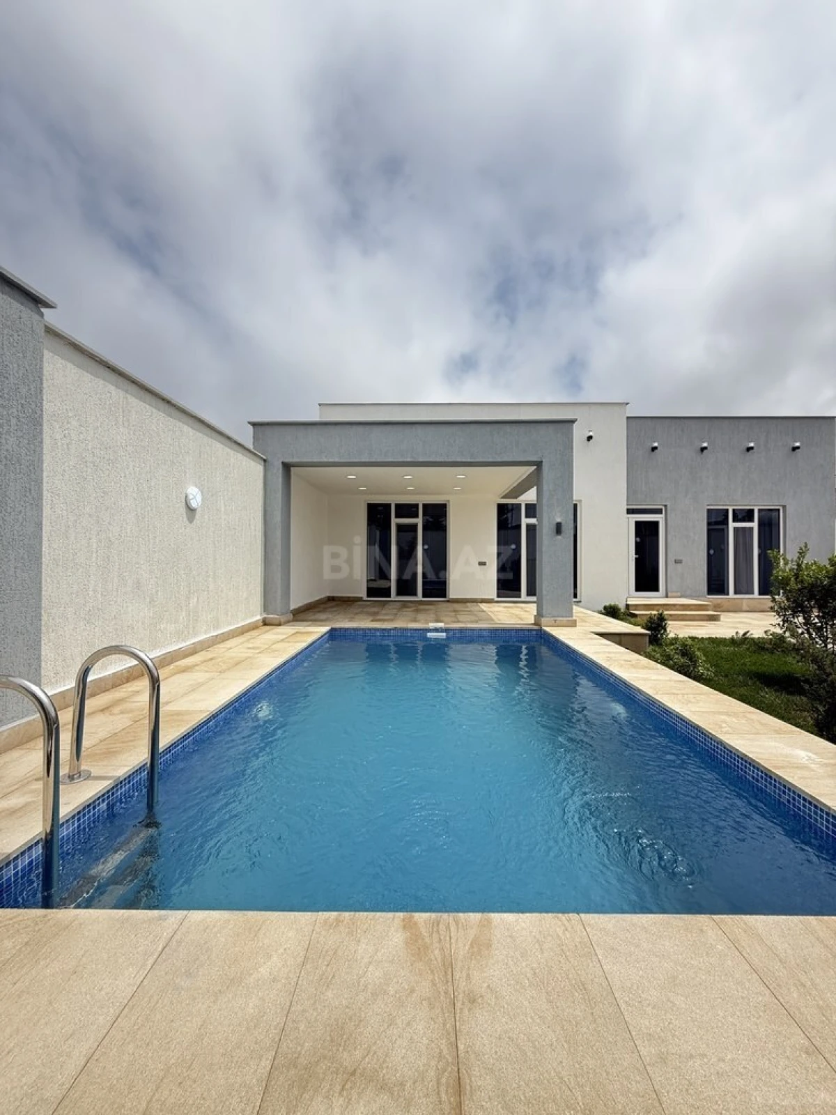 Satılır 4 otaqlı həyət evi 160 m²