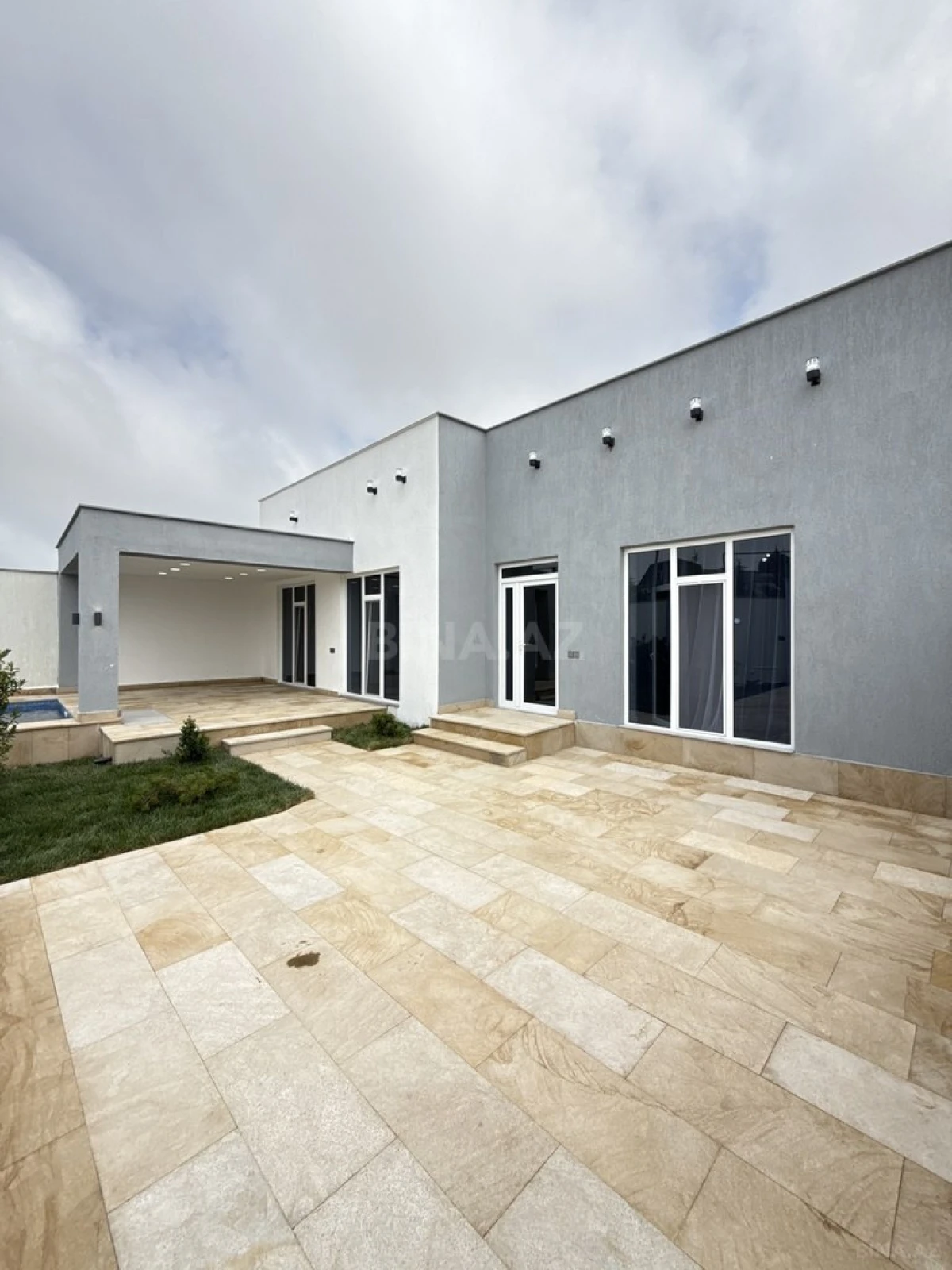 Satılır 4 otaqlı həyət evi 160 m²