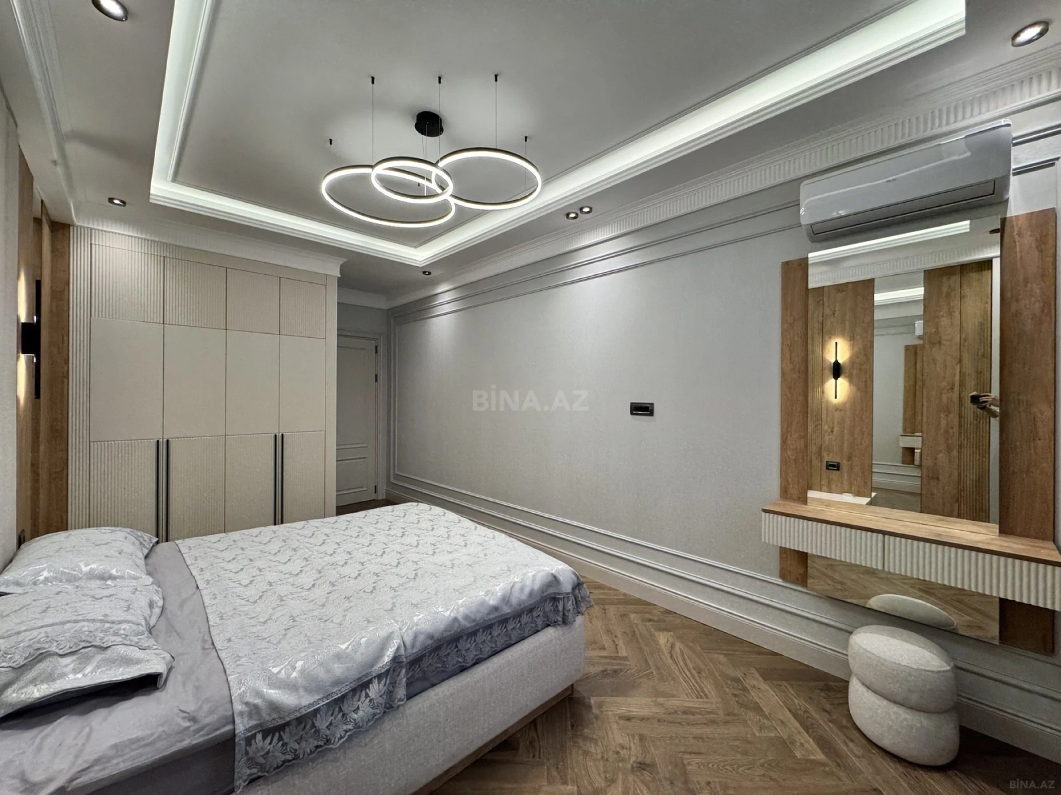 Satılır 3 otaqlı mənzil 120 m²