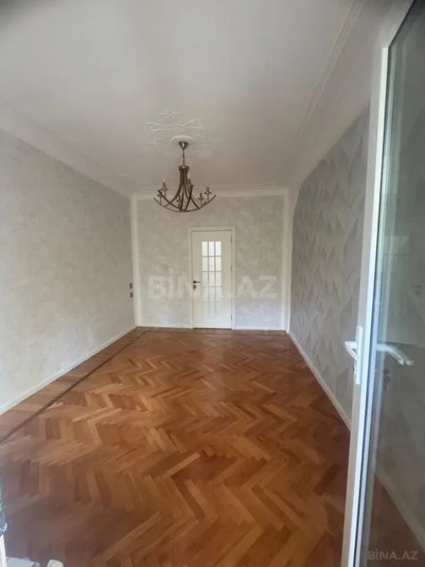 Satılır 4 otaqlı mənzil 100 m²