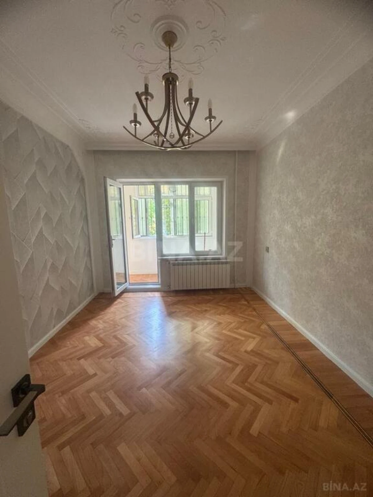 Satılır 4 otaqlı mənzil 100 m²