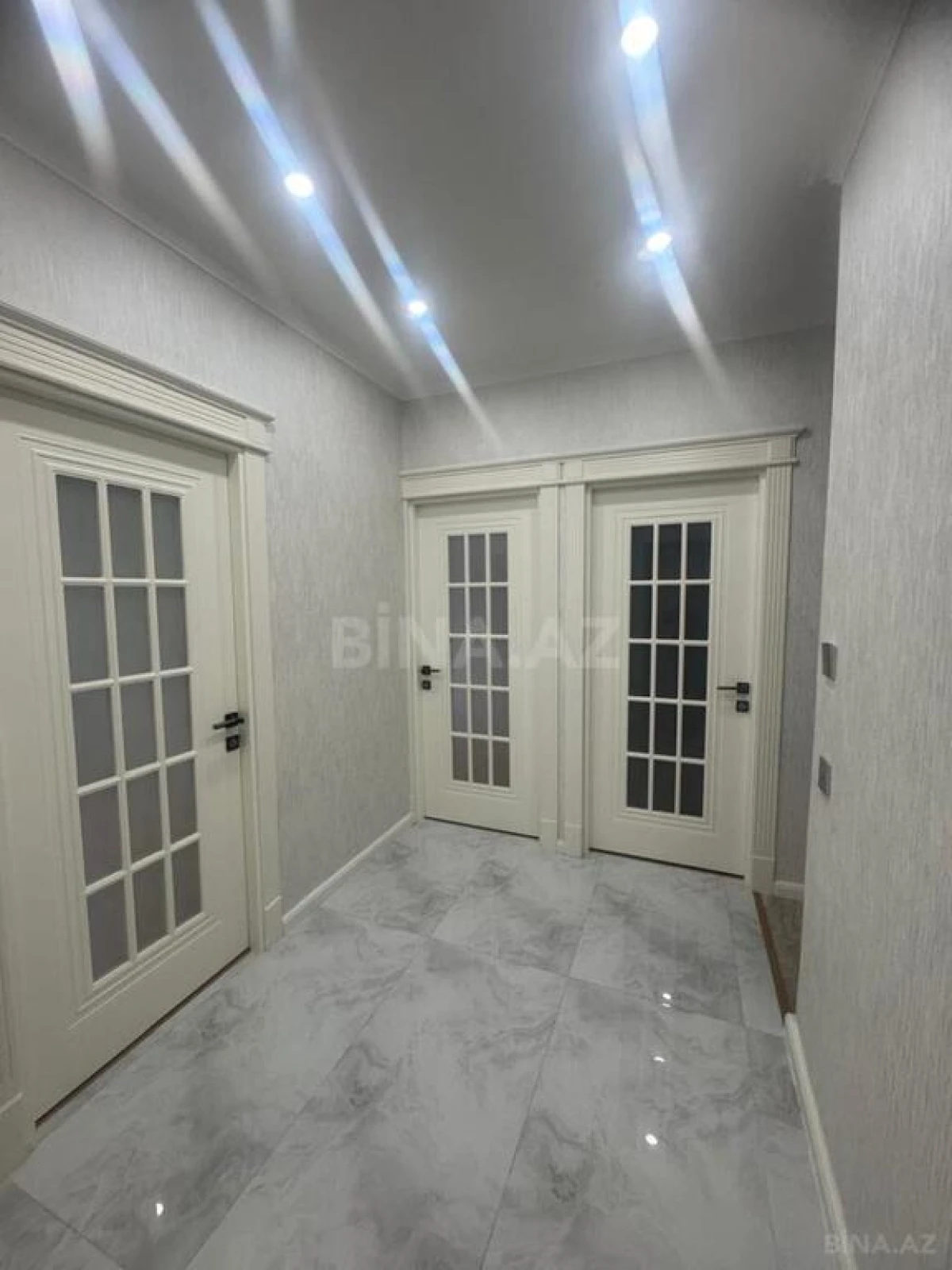 Satılır 4 otaqlı mənzil 100 m²