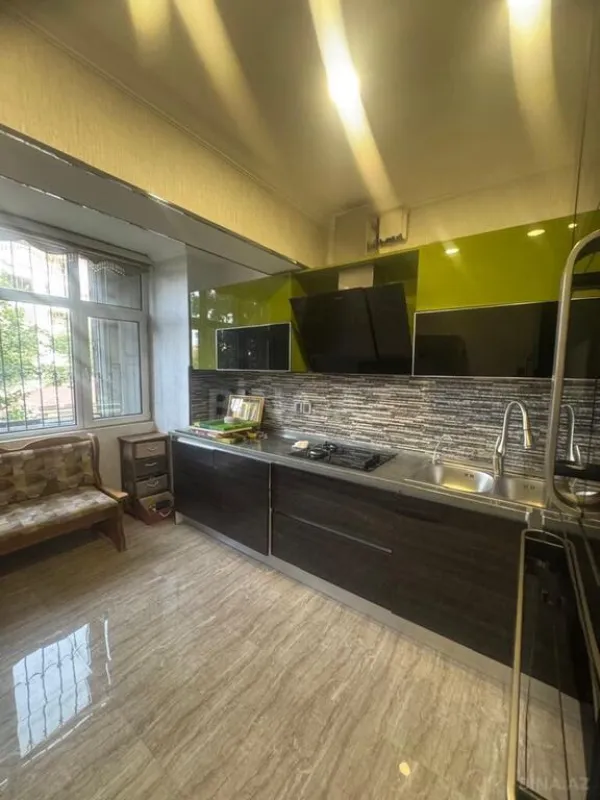 Satılır 4 otaqlı mənzil 100 m²