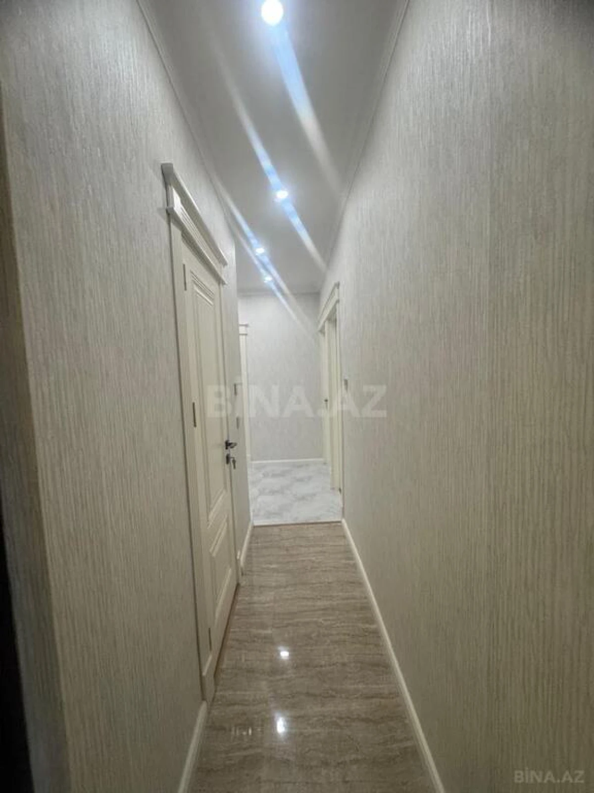 Satılır 4 otaqlı mənzil 100 m²