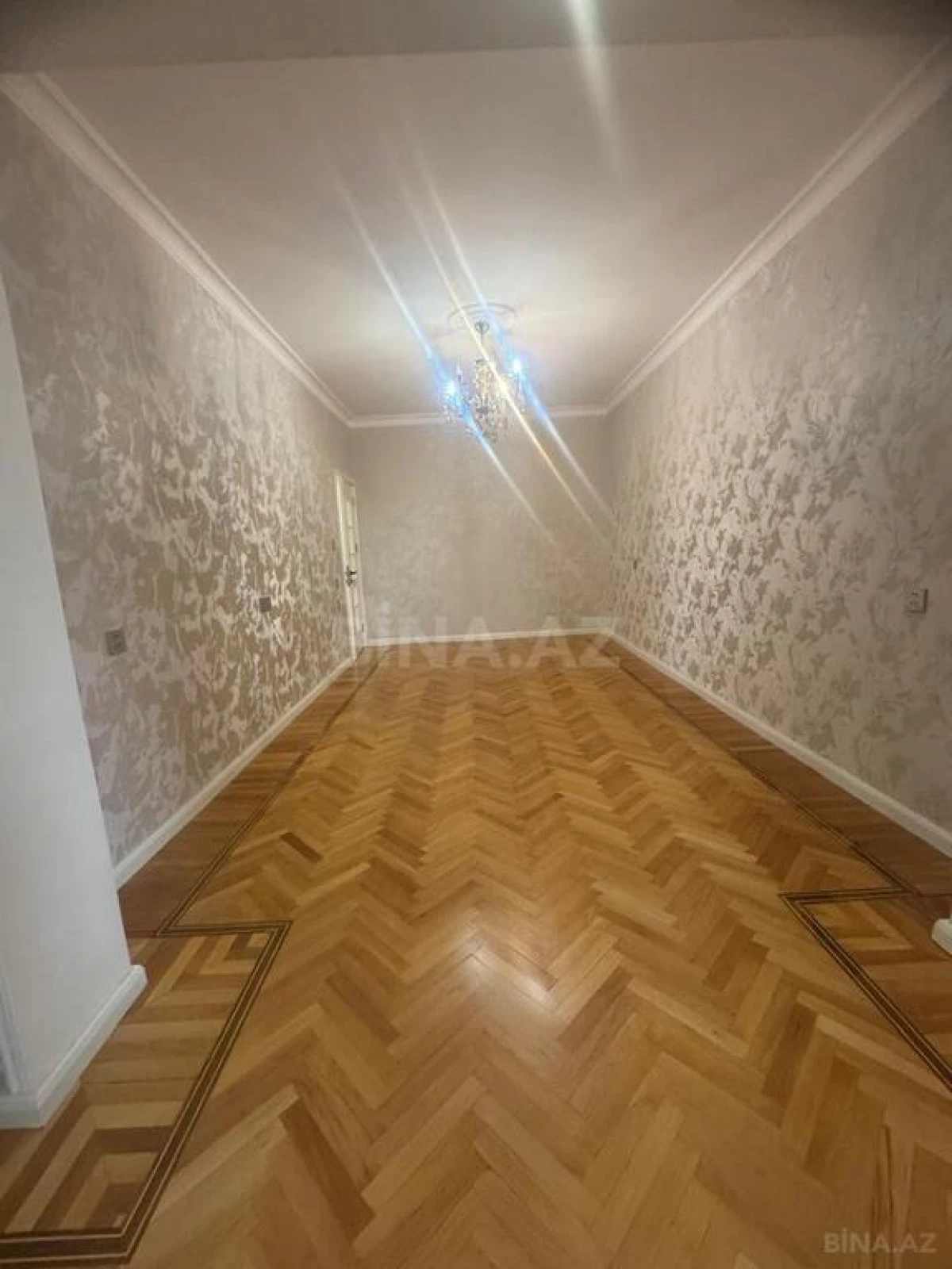 Satılır 4 otaqlı mənzil 100 m²