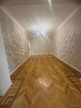 Satılır 4 otaqlı mənzil 100 m²