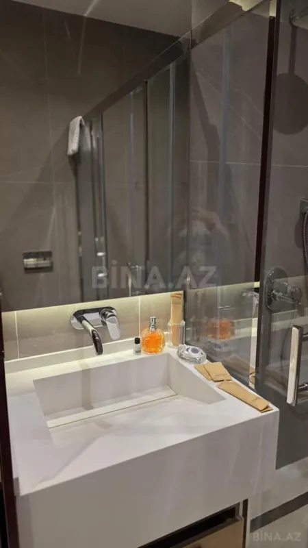 Kirayə verilir 2 otaqlı mənzil 103 m²