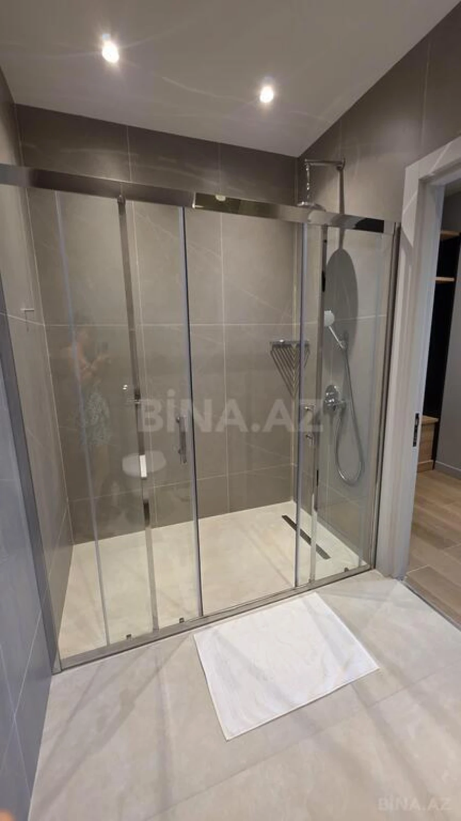 Kirayə verilir 2 otaqlı mənzil 103 m²