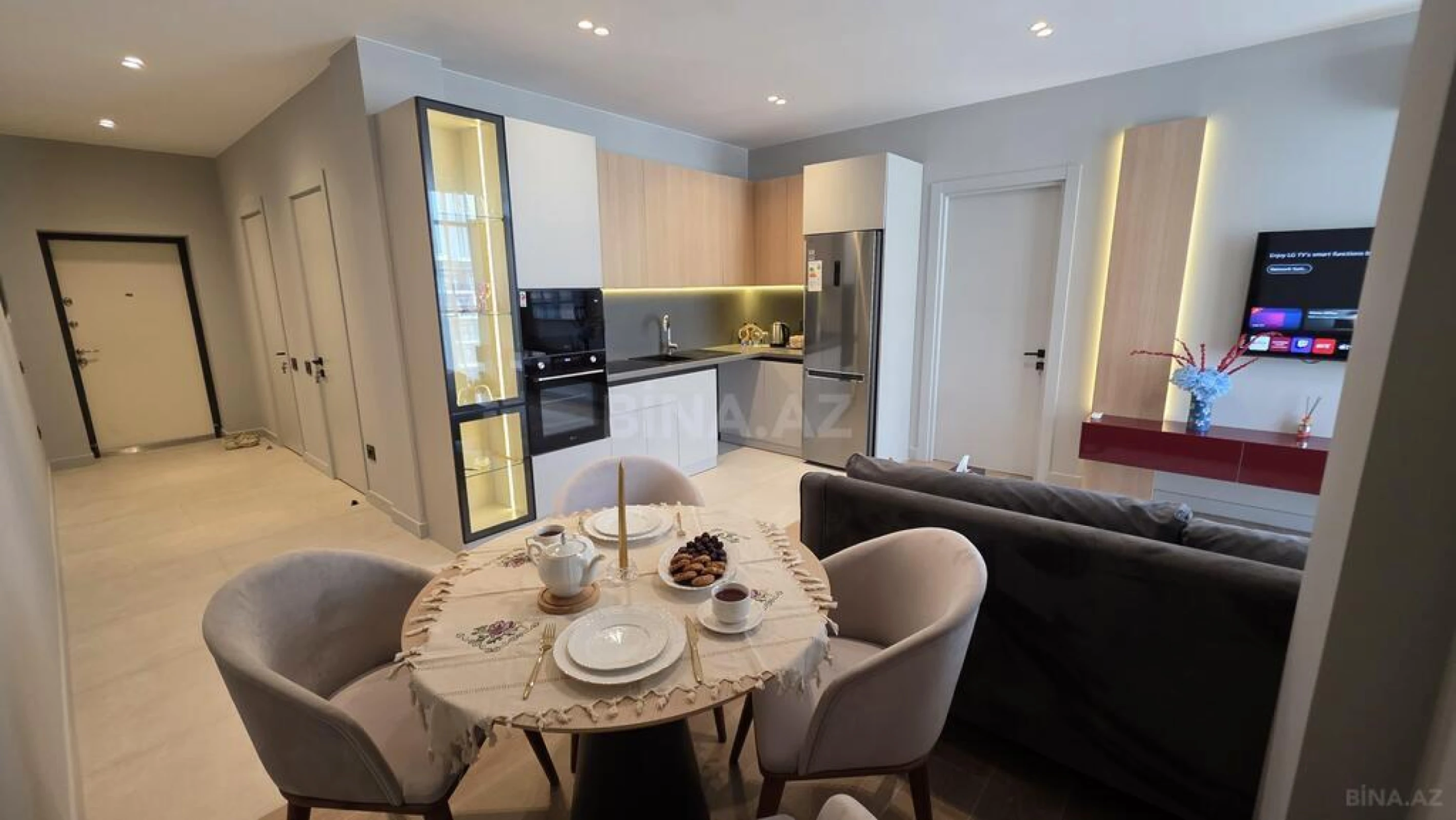 Kirayə verilir 2 otaqlı mənzil 103 m²