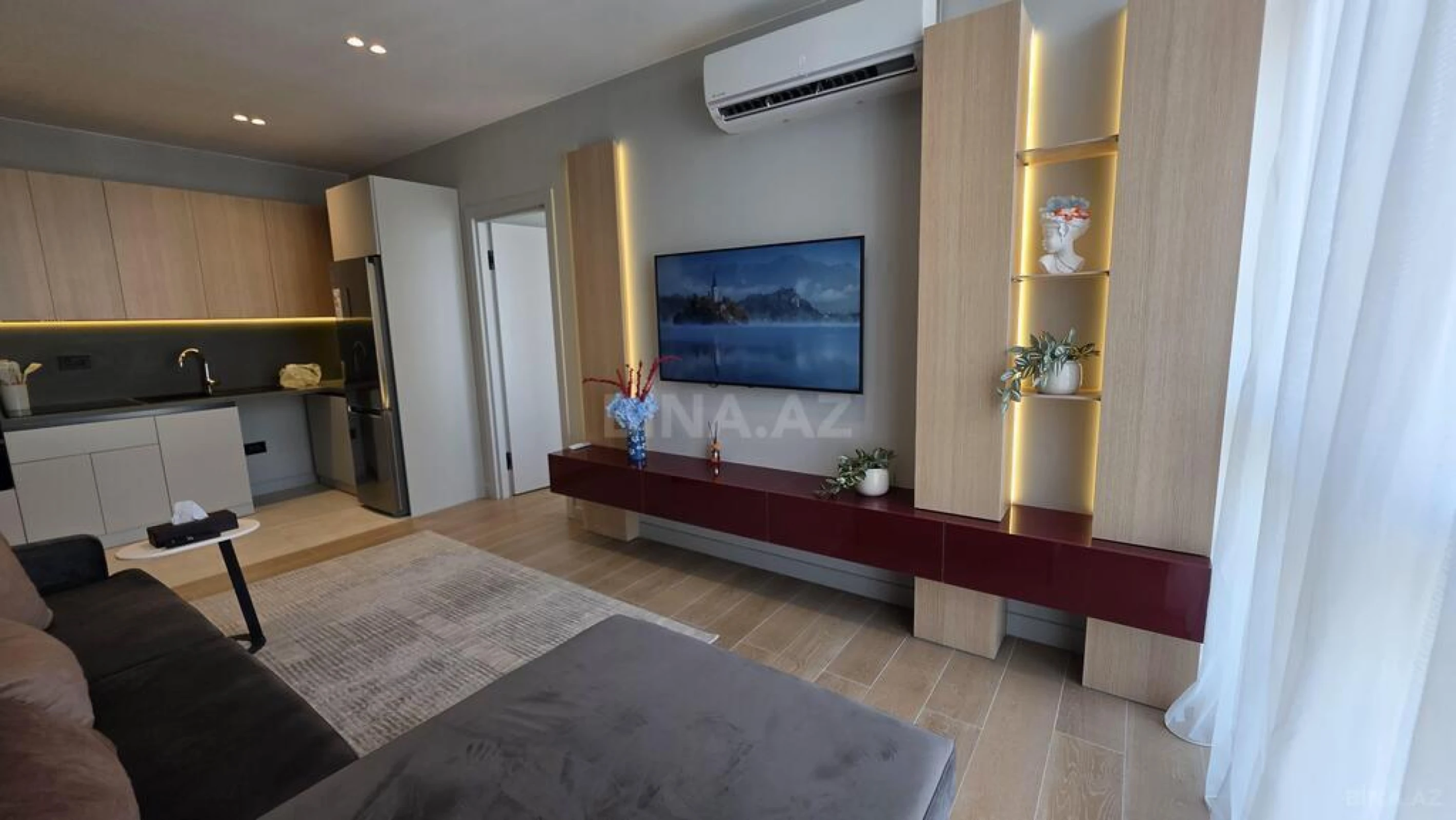 Kirayə verilir 2 otaqlı mənzil 103 m²