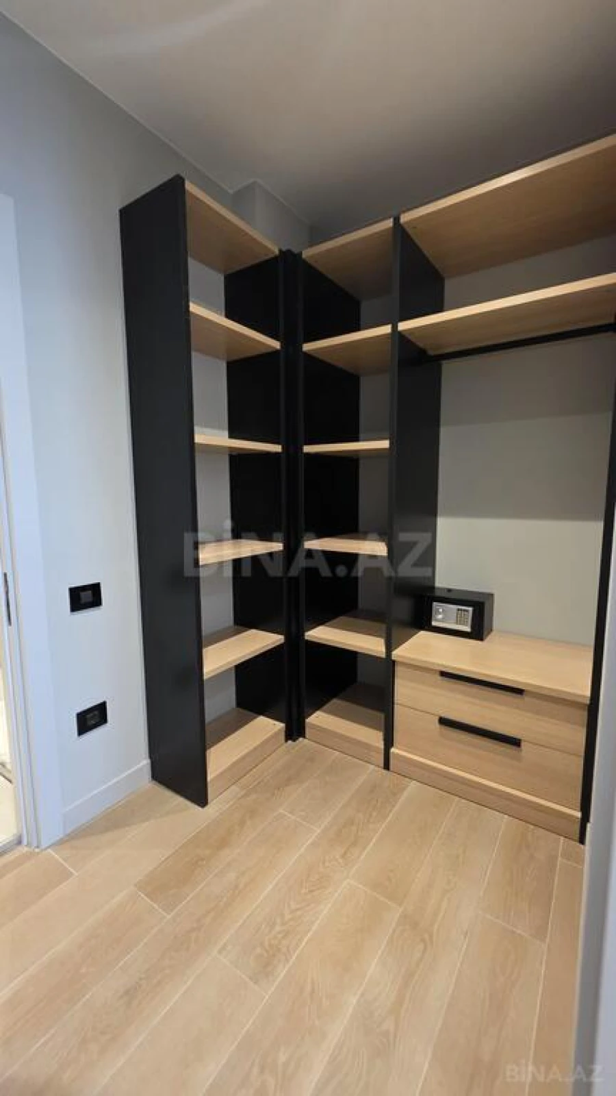 Kirayə verilir 2 otaqlı mənzil 103 m²