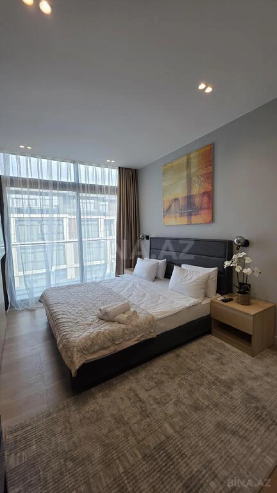 Kirayə verilir 2 otaqlı mənzil 103 m²