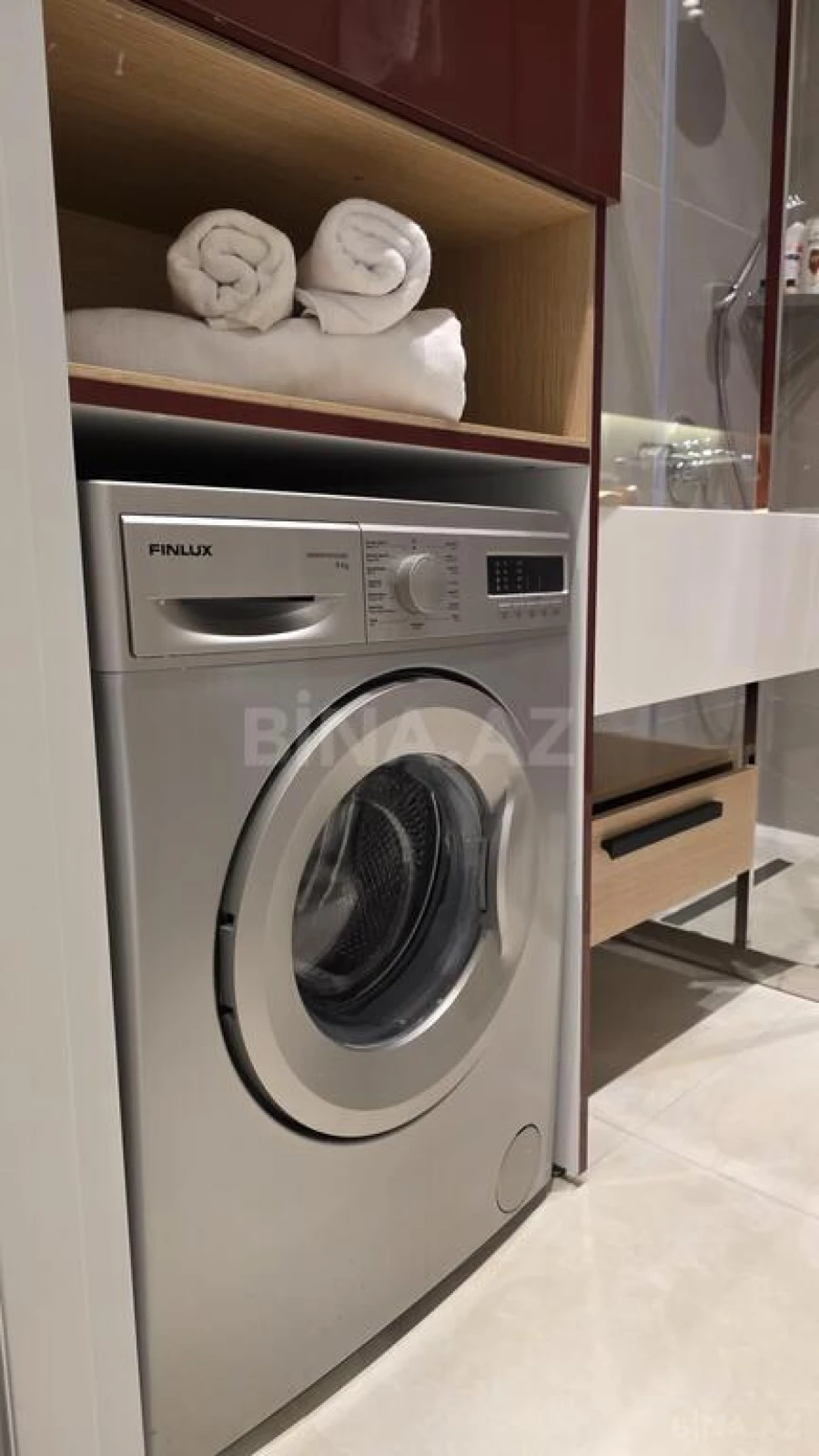 Kirayə verilir 2 otaqlı mənzil 103 m²