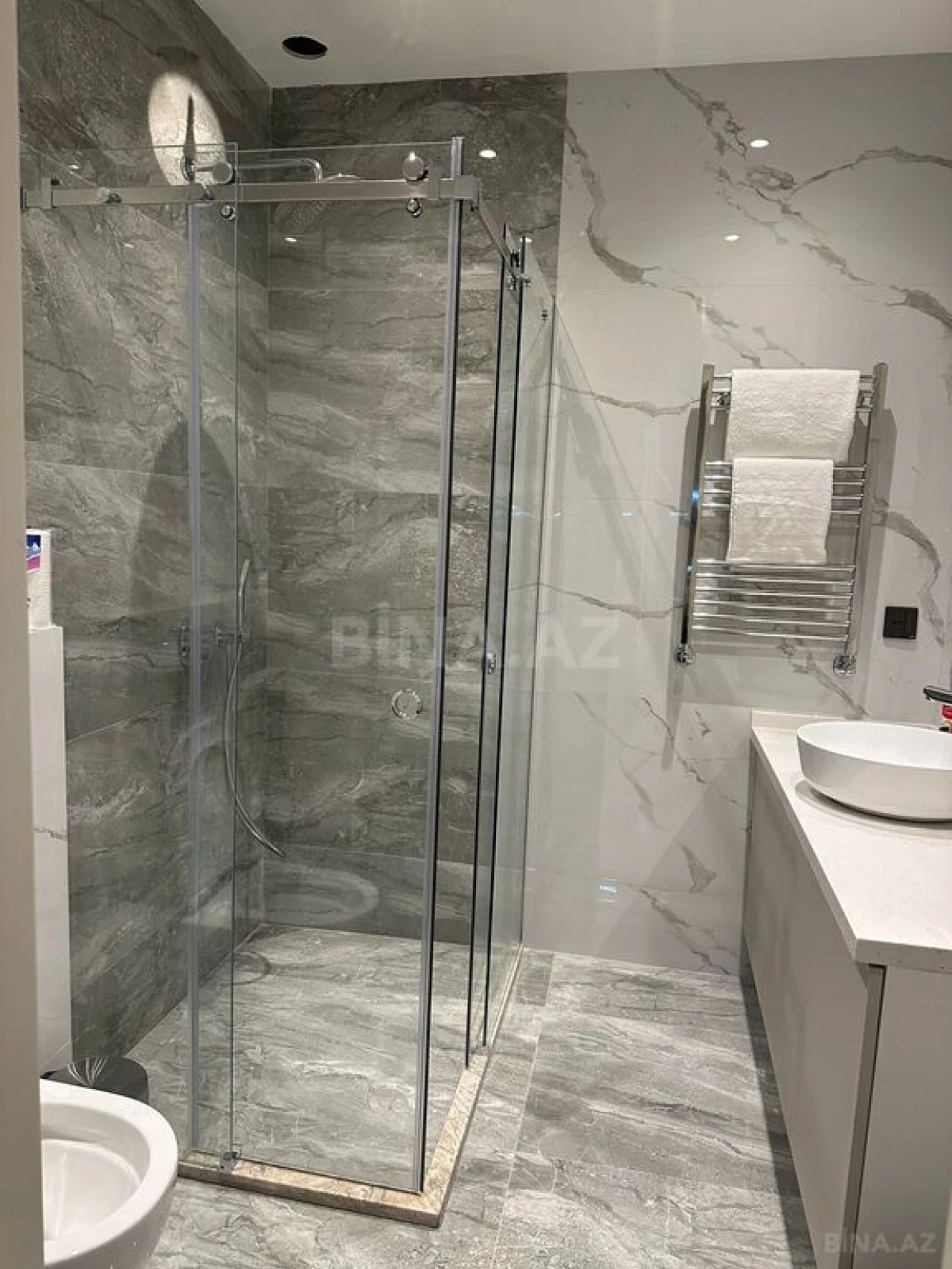 Kirayə verilir 2 otaqlı mənzil 95 m²