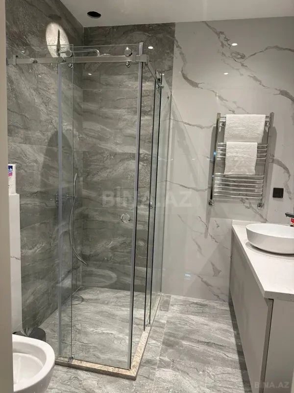 Kirayə verilir 2 otaqlı mənzil 95 m²