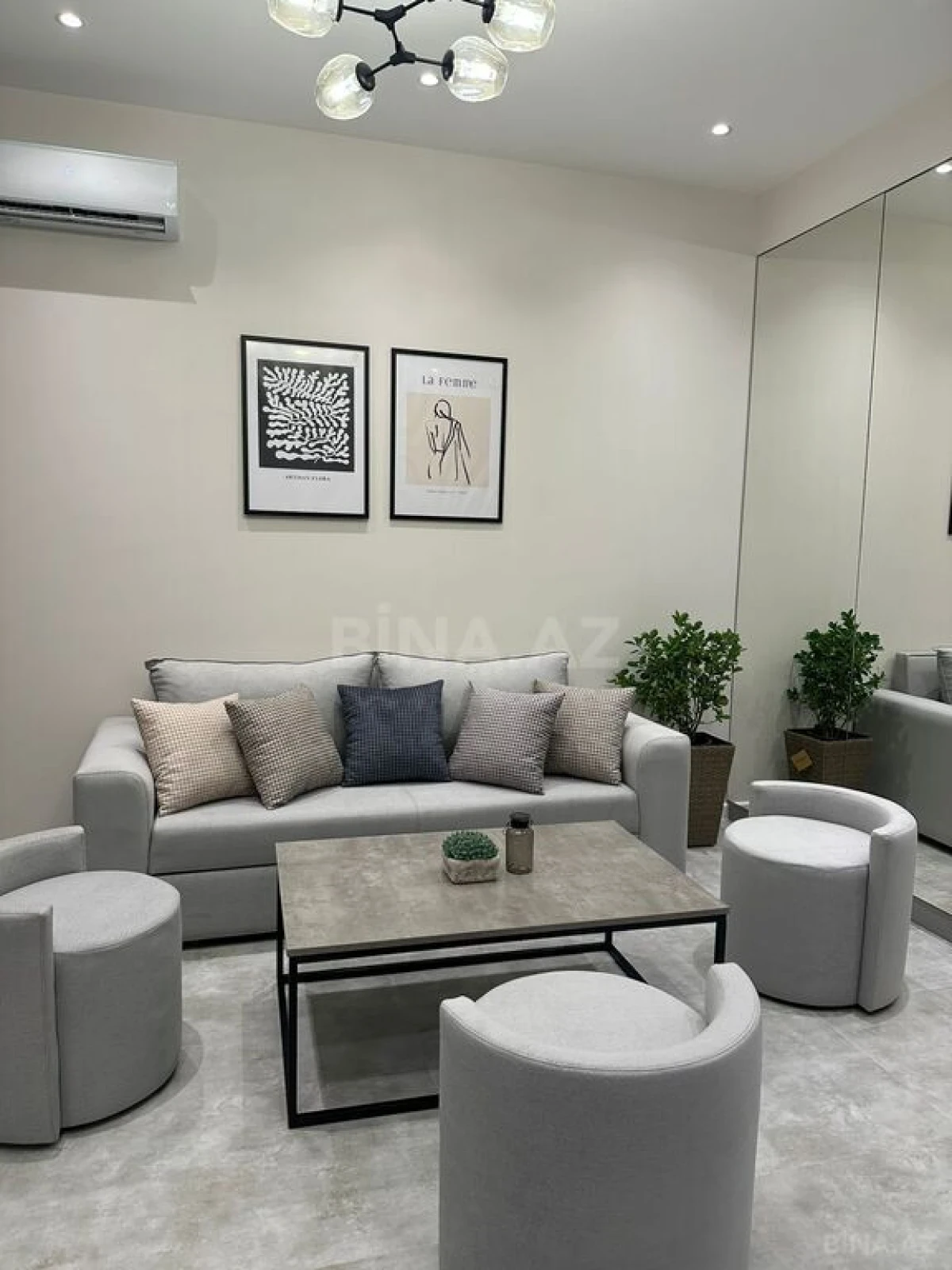 Kirayə verilir 2 otaqlı mənzil 95 m²