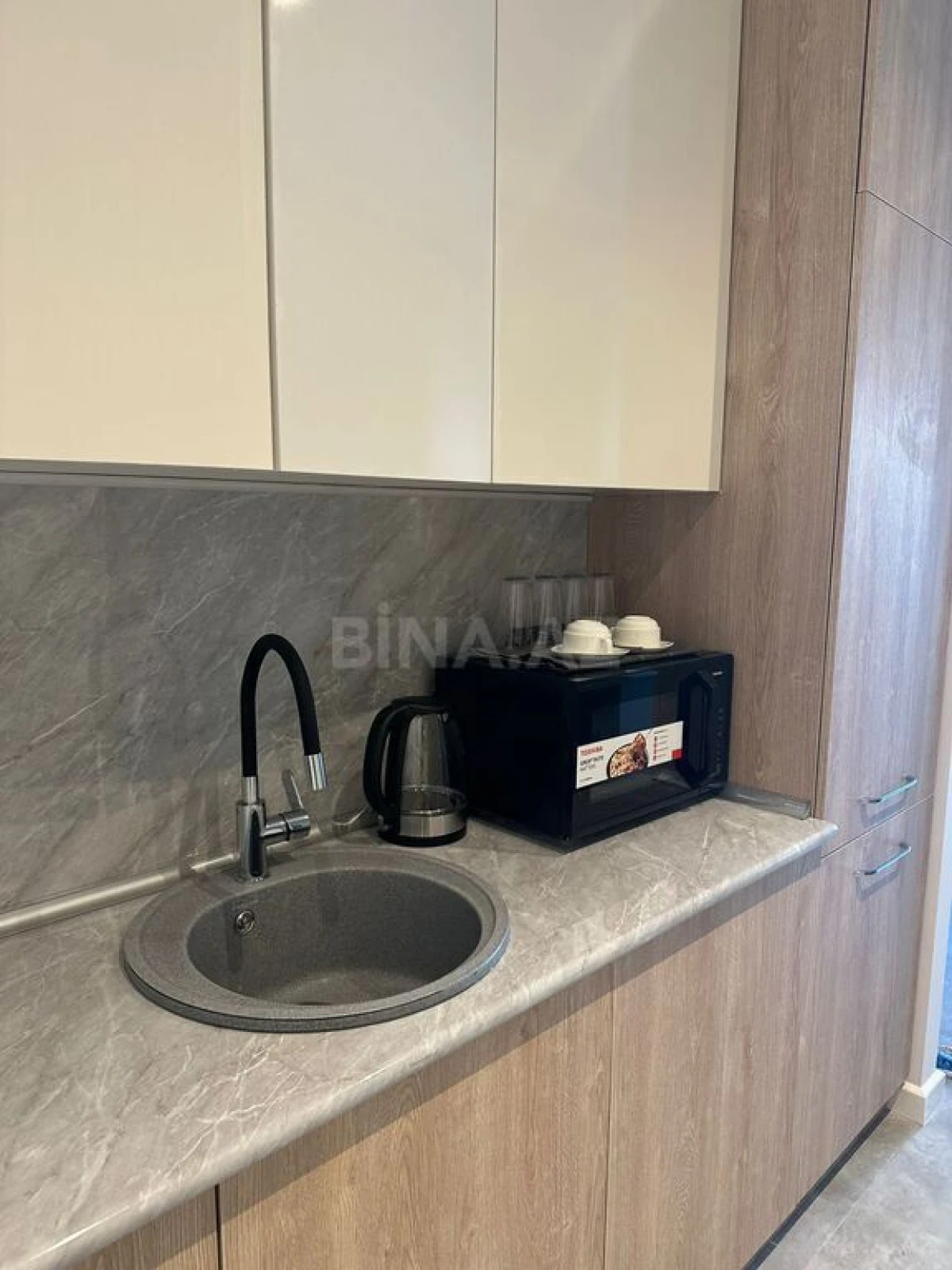 Kirayə verilir 2 otaqlı mənzil 95 m²