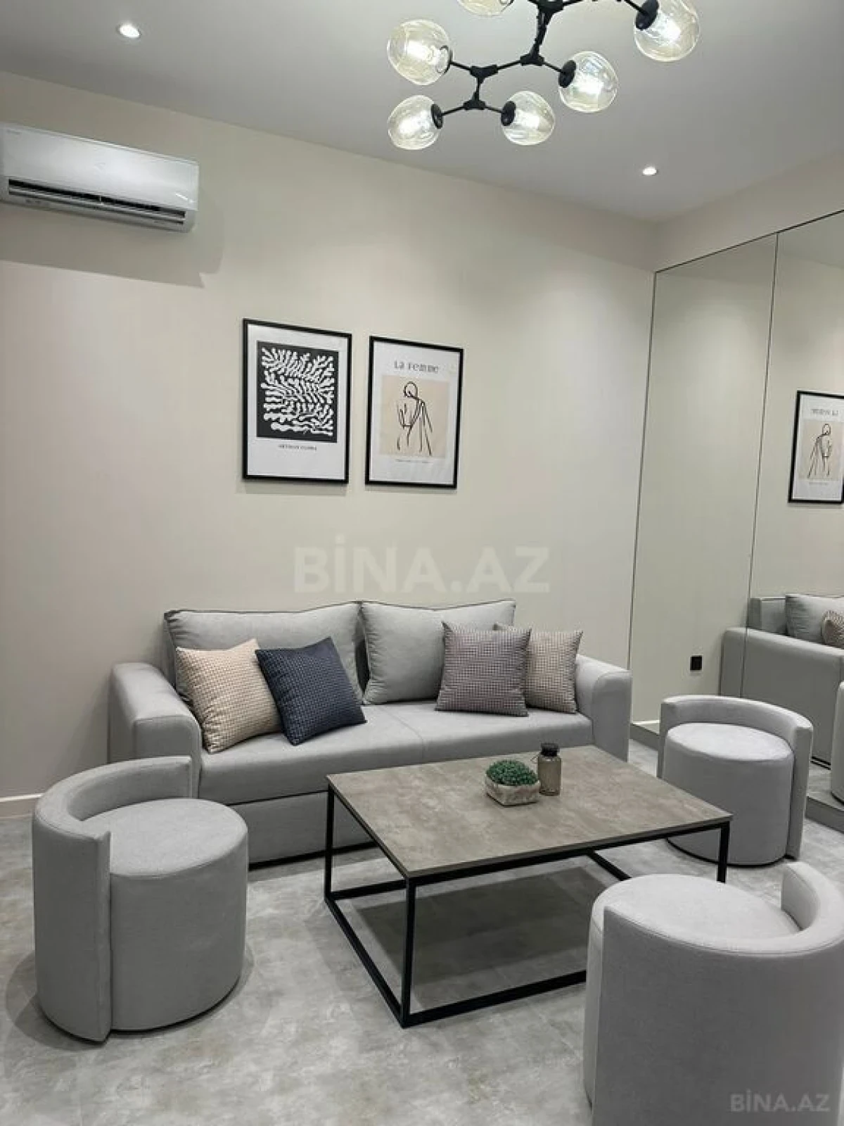 Kirayə verilir 2 otaqlı mənzil 95 m²
