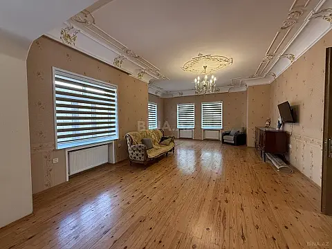 Satılır 8 otaqlı həyət evi 280 m²