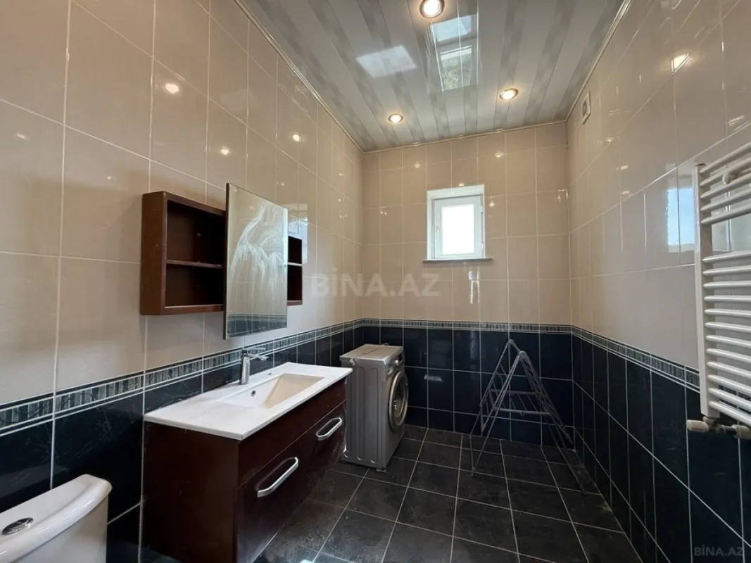 Satılır 8 otaqlı həyət evi 280 m²