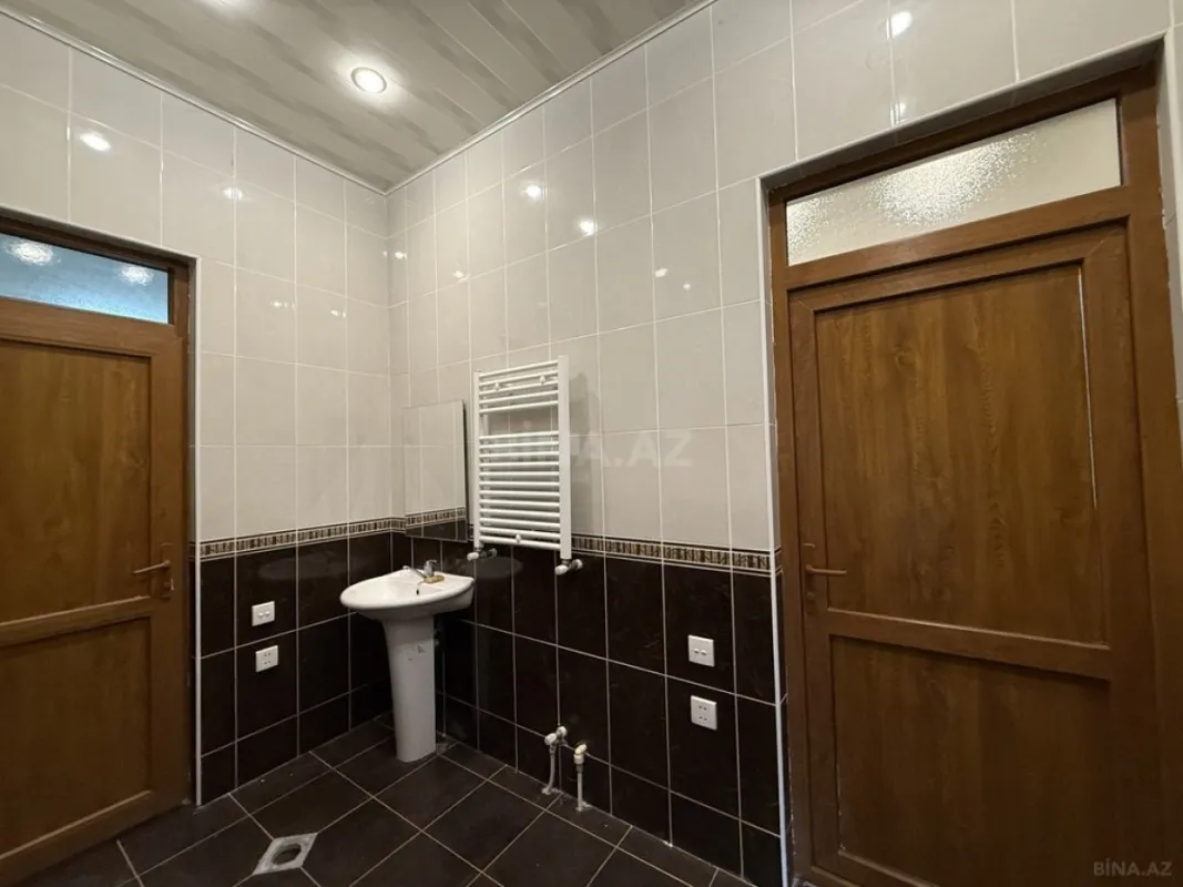 Satılır 8 otaqlı həyət evi 280 m²