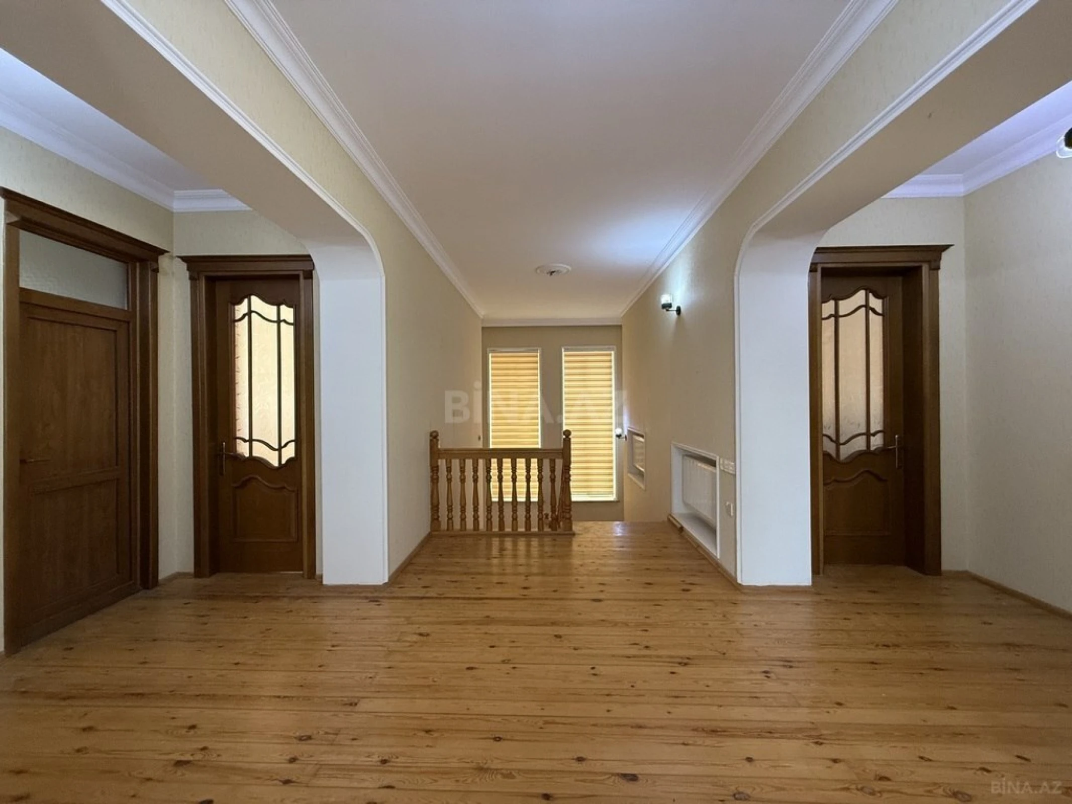 Satılır 8 otaqlı həyət evi 280 m²