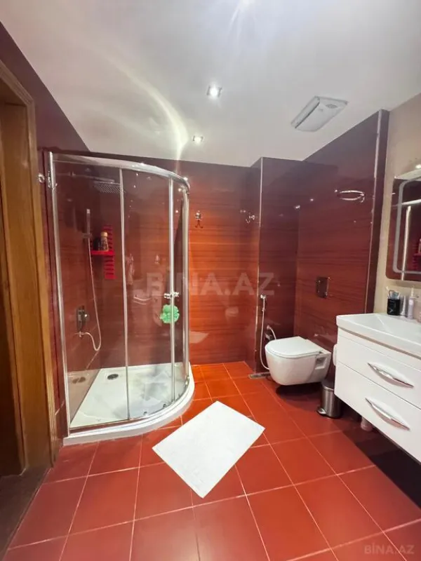 Satılır 4 otaqlı mənzil 175 m²