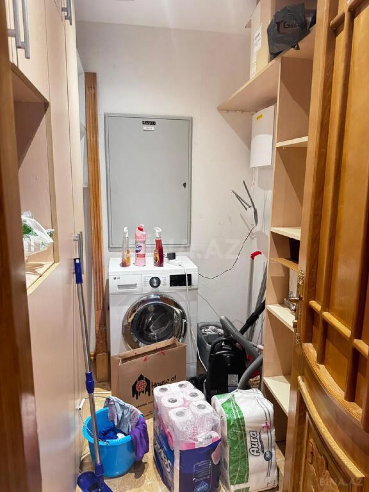 Satılır 4 otaqlı mənzil 175 m²