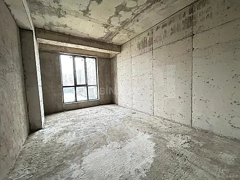 Satılır 2 otaqlı mənzil 76 m²