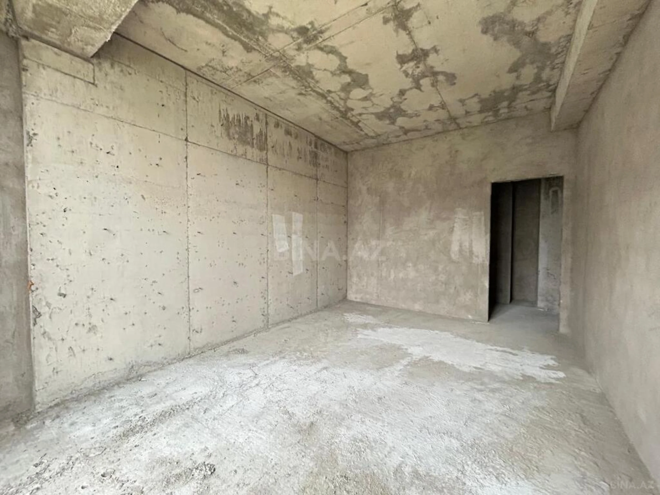 Satılır 2 otaqlı mənzil 76 m²
