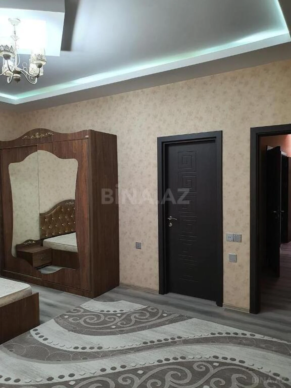 Satılır 3 otaqlı mənzil 123 m²