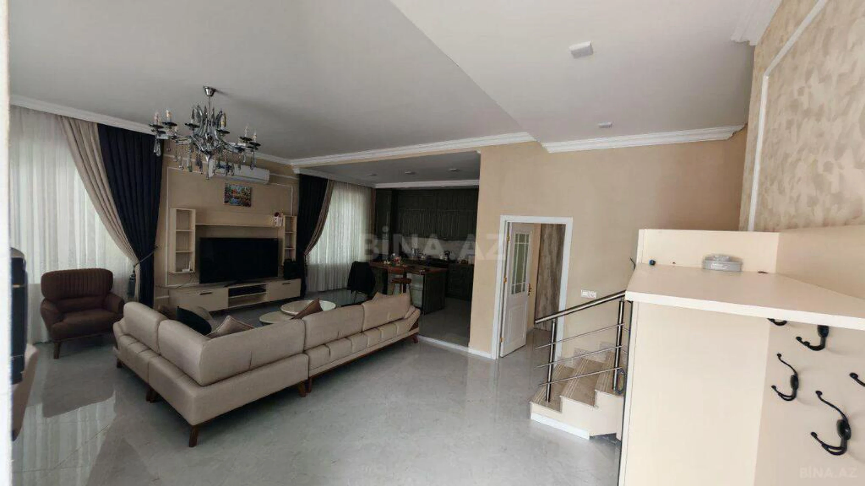 Kirayə verilir 5 otaqlı həyət evi 250 m²