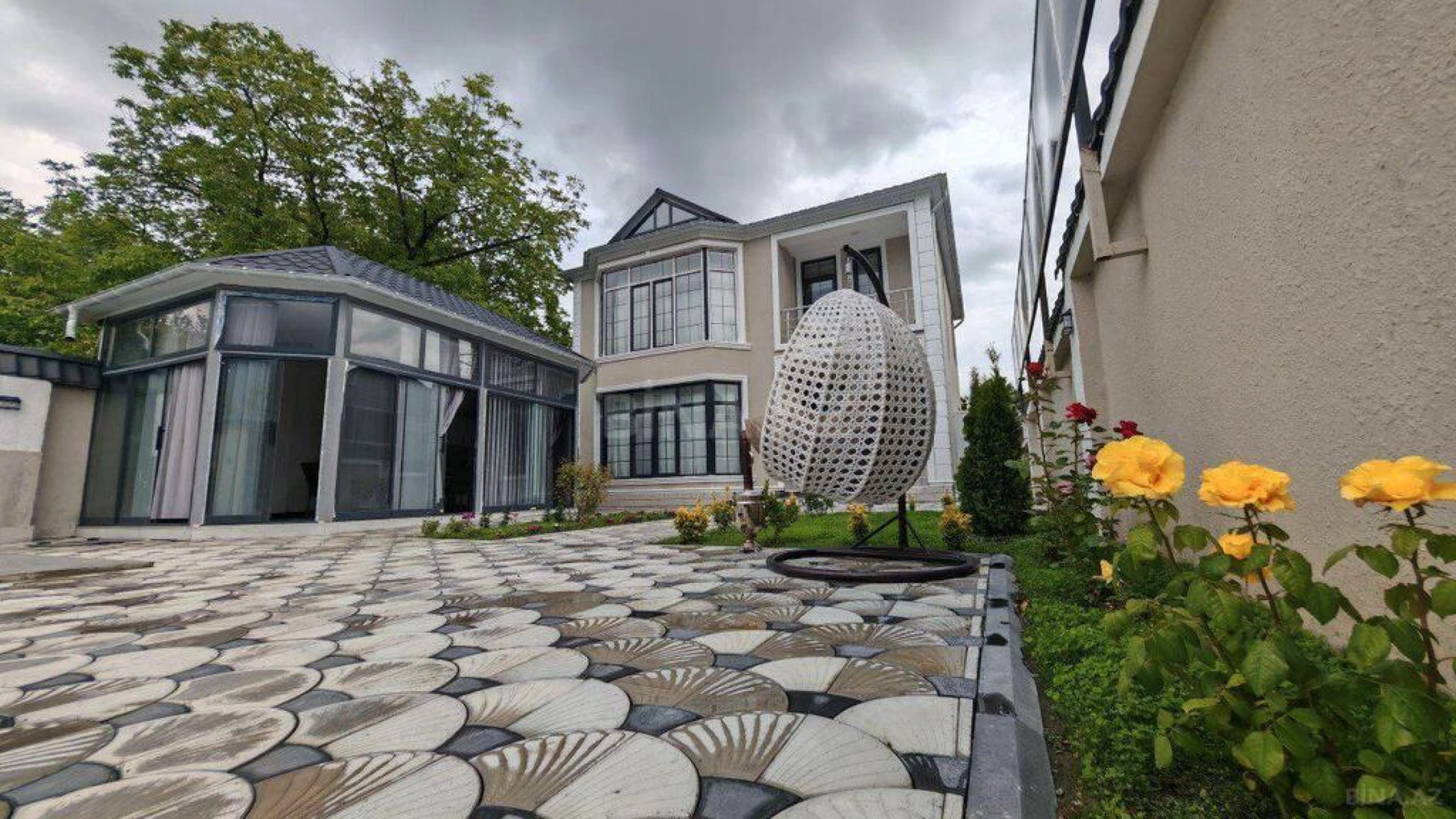 Kirayə verilir 5 otaqlı həyət evi 250 m²