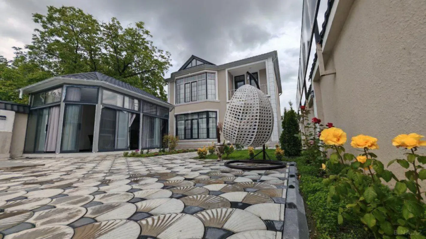 Kirayə verilir 5 otaqlı həyət evi 250 m²