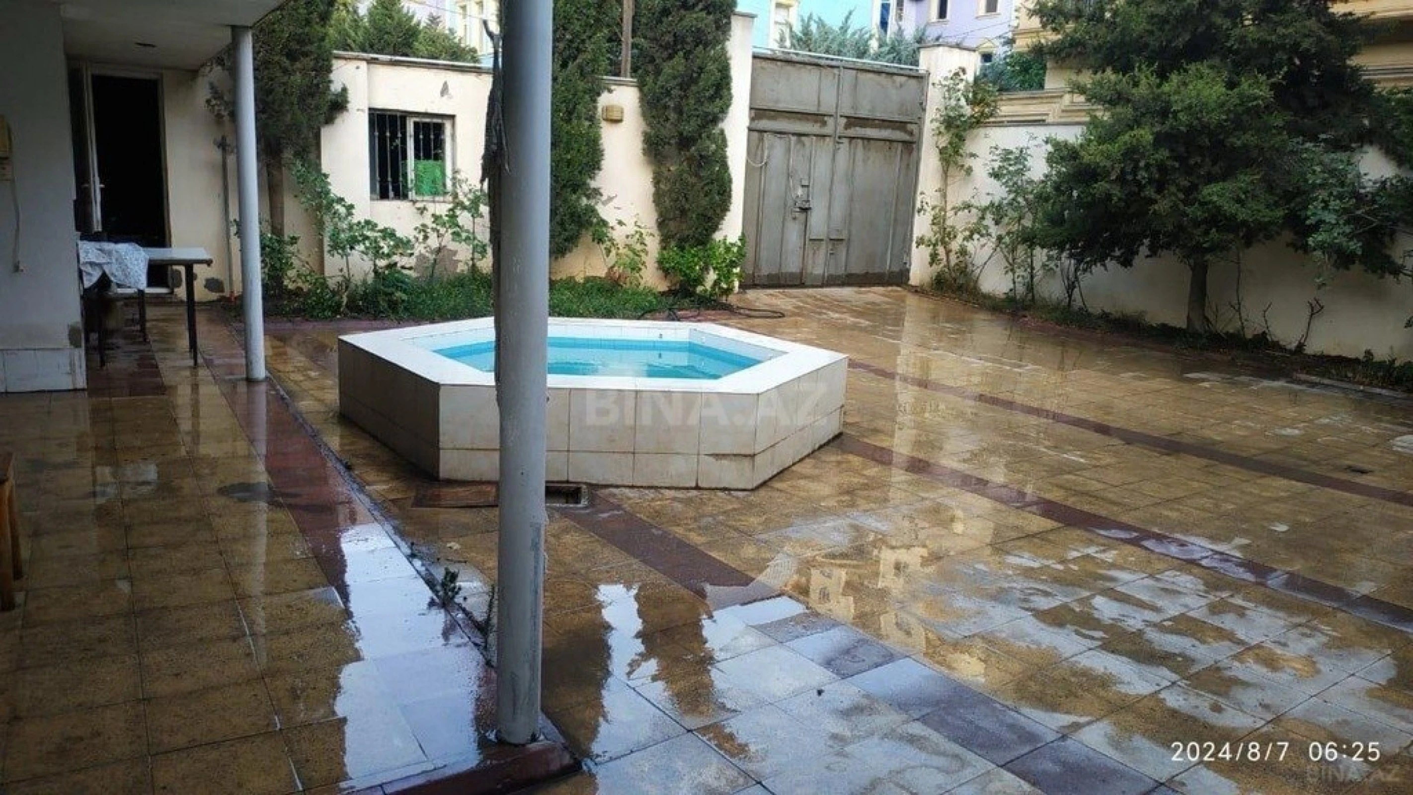 Satılır 5 otaqlı həyət evi 195.6 m²