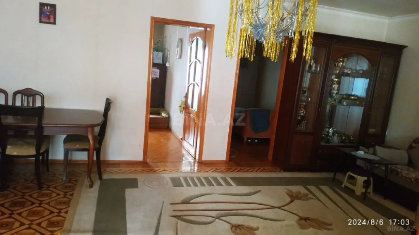 Satılır 5 otaqlı həyət evi 195.6 m²