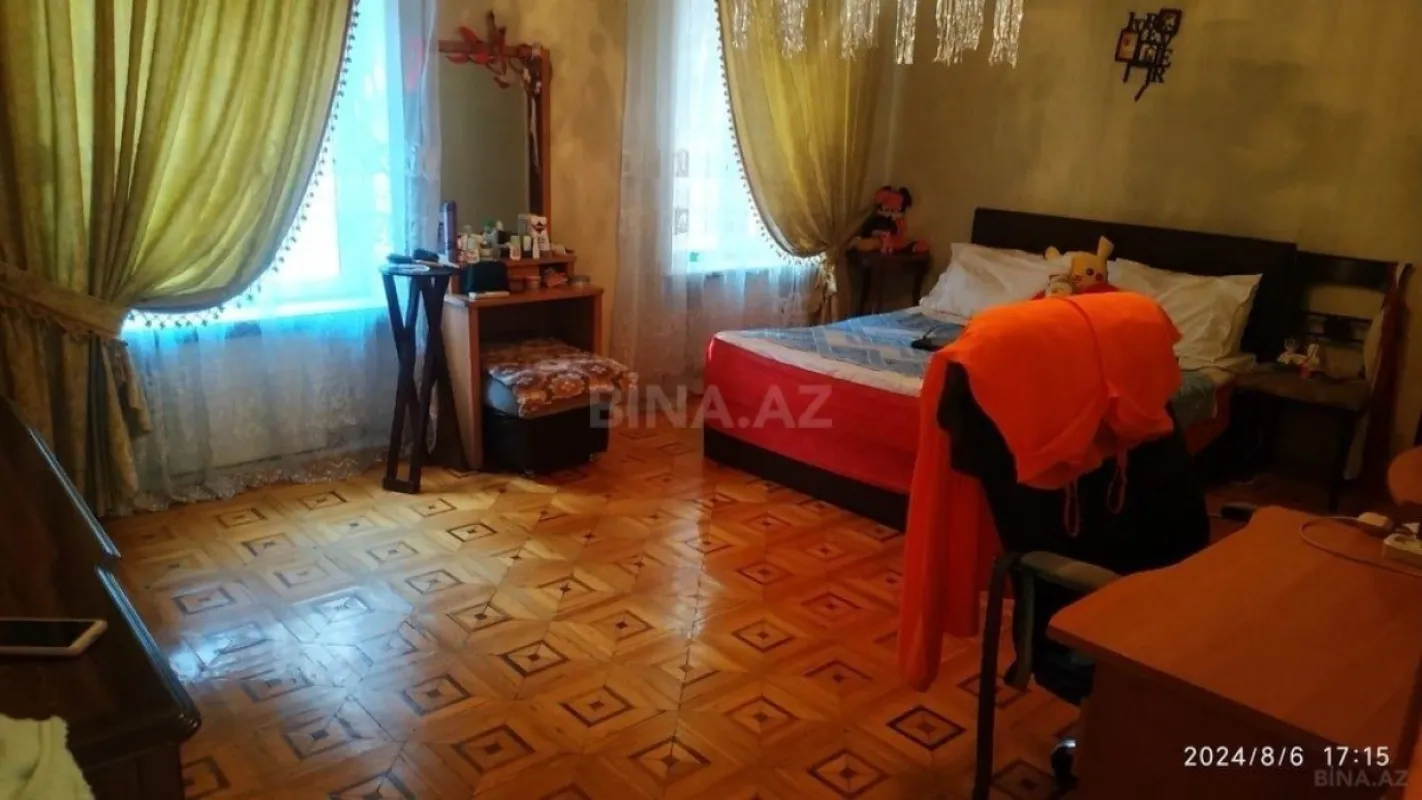 Satılır 5 otaqlı həyət evi 195.6 m²