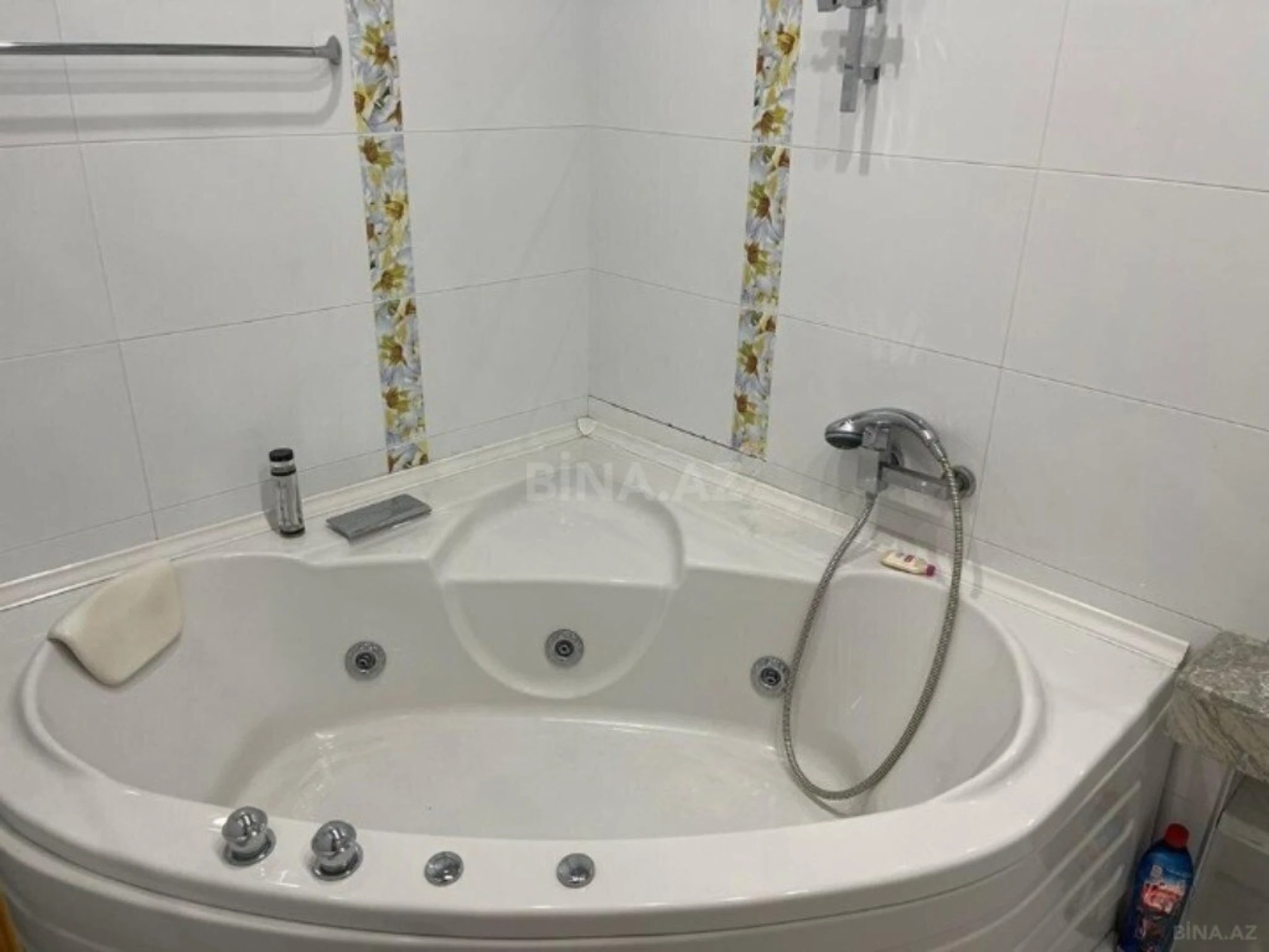 Satılır 5 otaqlı mənzil 270 m²