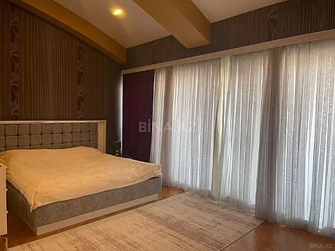 Satılır 5 otaqlı mənzil 270 m²