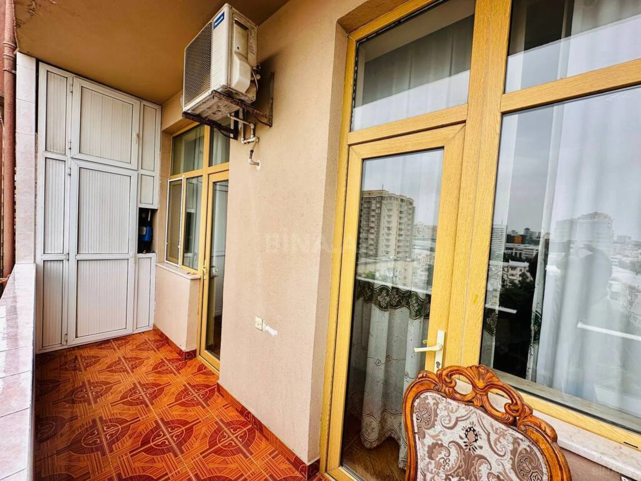 Satılır 3 otaqlı mənzil 120 m²