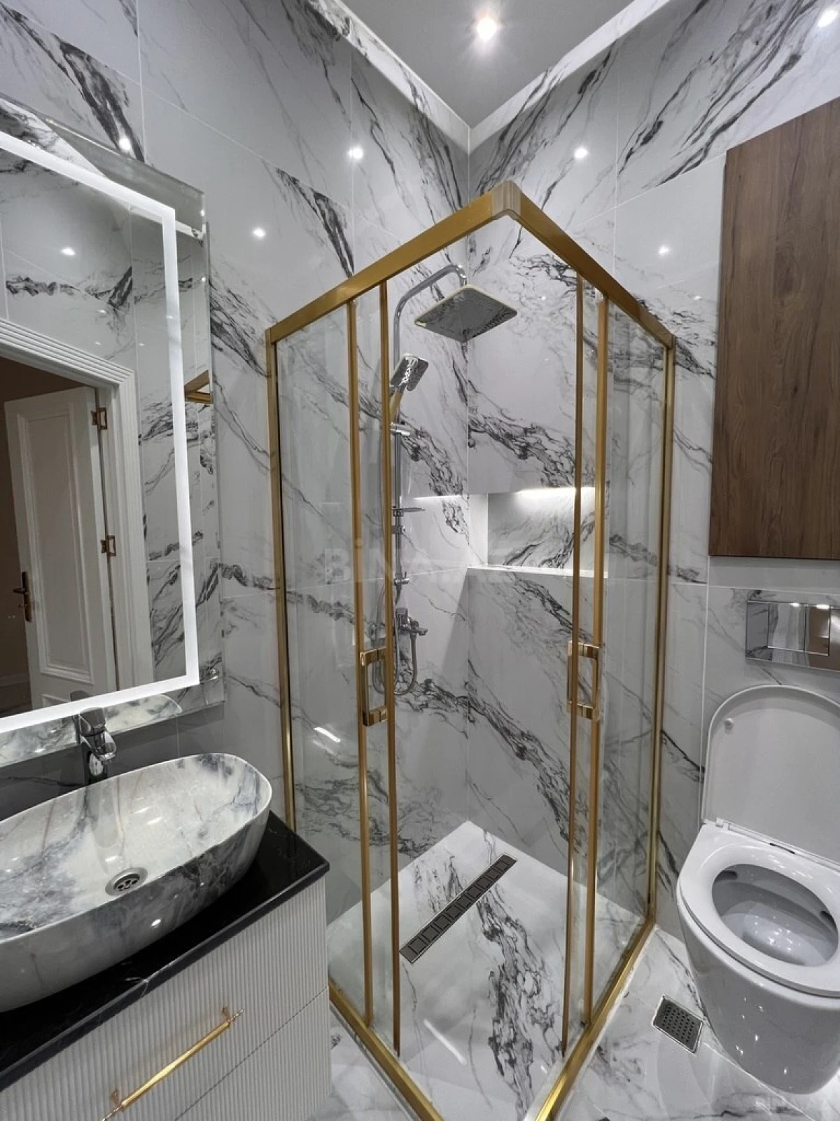 Satılır 2 otaqlı mənzil 65 m²