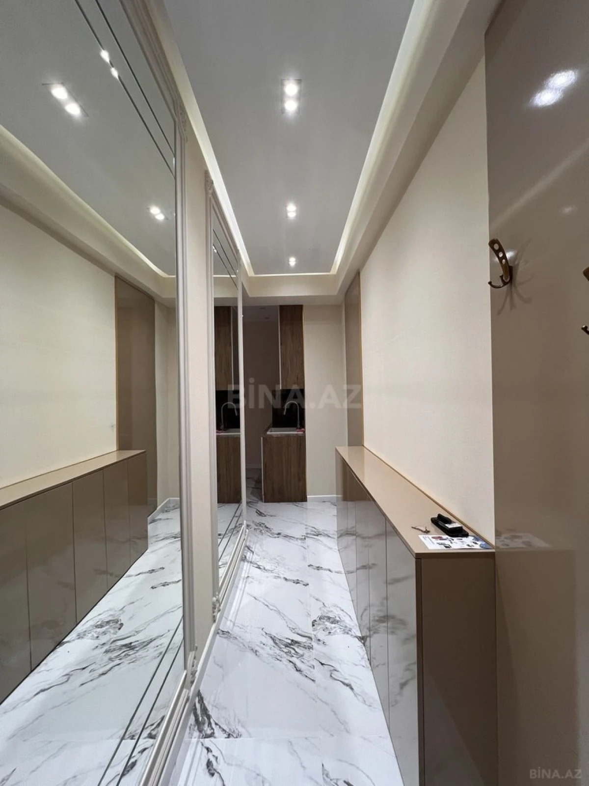 Satılır 2 otaqlı mənzil 65 m²