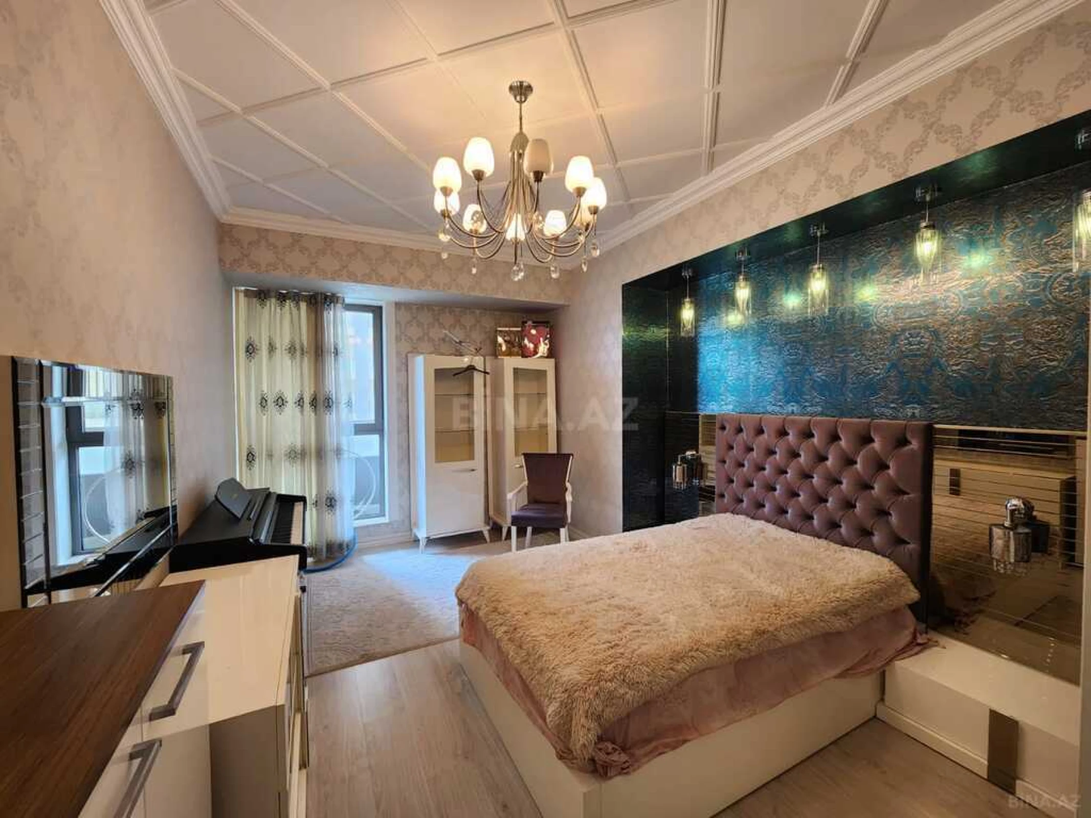 Kirayə verilir 4 otaqlı mənzil 180 m²