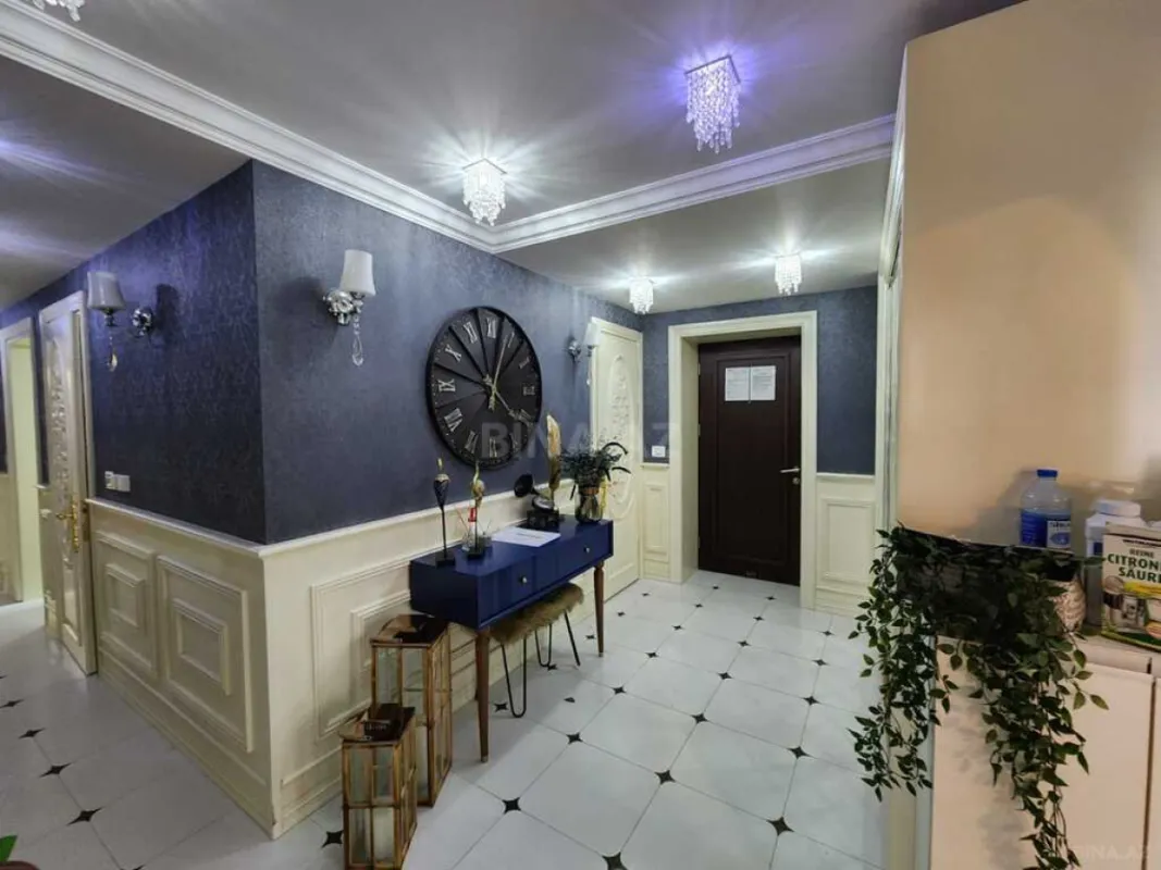 Kirayə verilir 4 otaqlı mənzil 180 m²