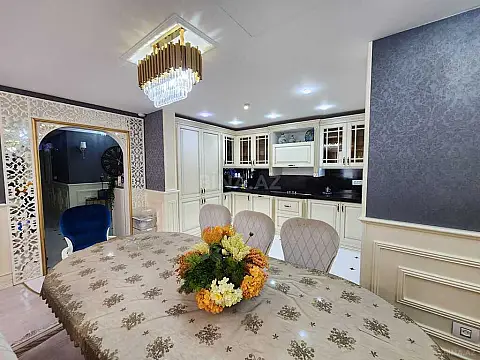 Kirayə verilir 4 otaqlı mənzil 180 m²