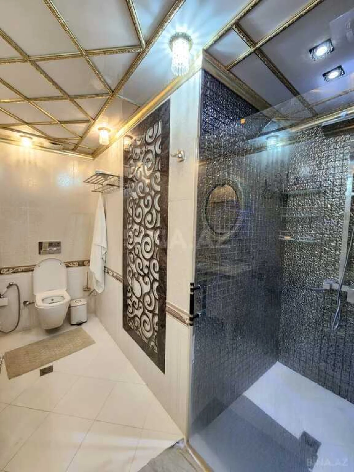 Kirayə verilir 4 otaqlı mənzil 180 m²