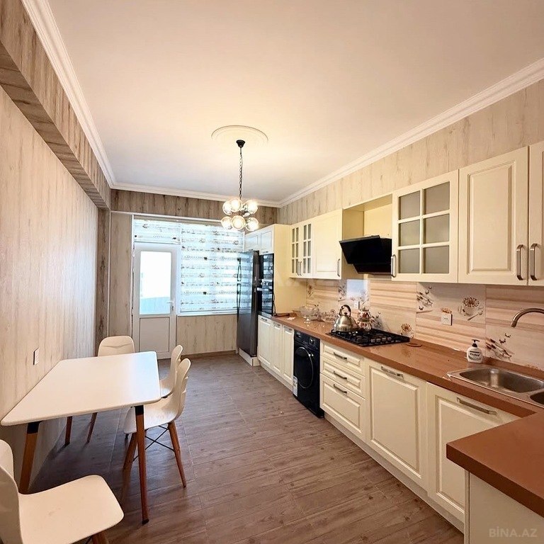 Satılır 2 otaqlı mənzil 108 m²