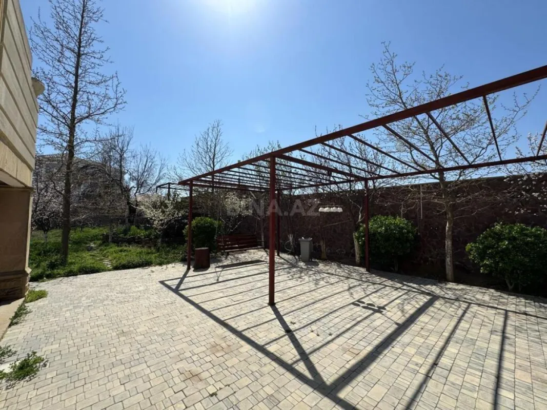 Satılır 7 otaqlı həyət evi 600 m²