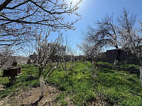 Satılır 7 otaqlı həyət evi 600 m²